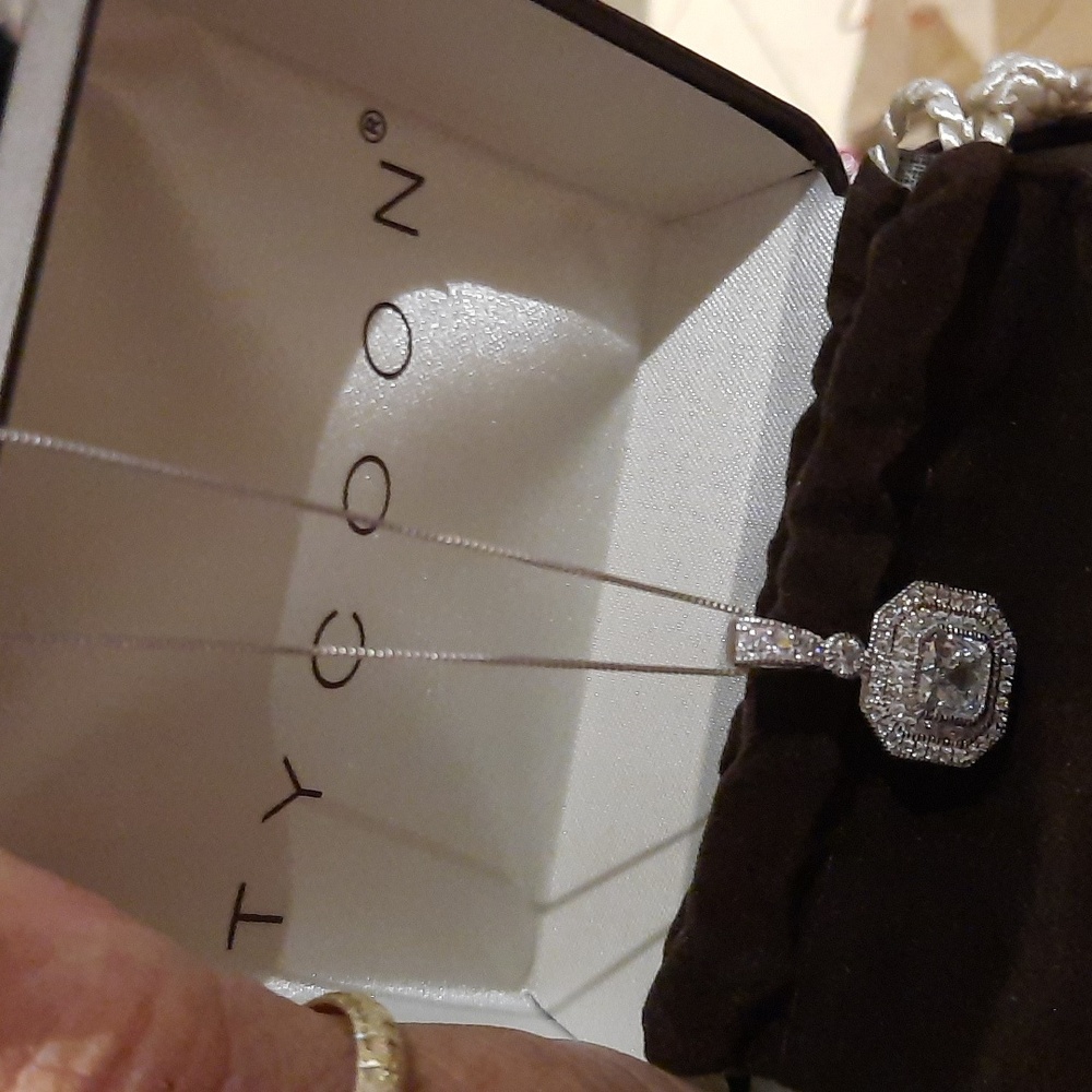 Victorian Style NIB AUTHENTIC GENUINE DIAMONELLE TYCOON WEDDING NECKLACE signed